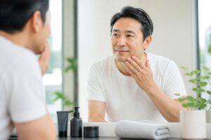 50代男性の大人ニキビケアに効果的な方法は？