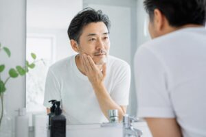 50代男性が知っておくべき毛穴の黒ずみ対策は？