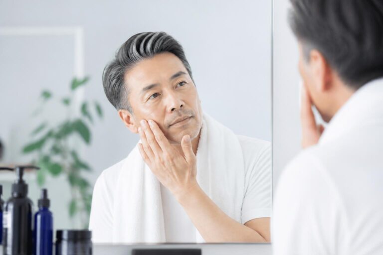 50代男性の首のシワをケアする方法は？